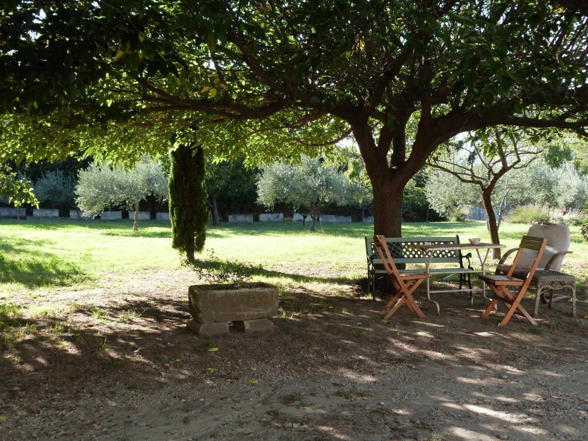 Le Mas Du Lac Saint-Rémy-de-Provence Εξωτερικό φωτογραφία